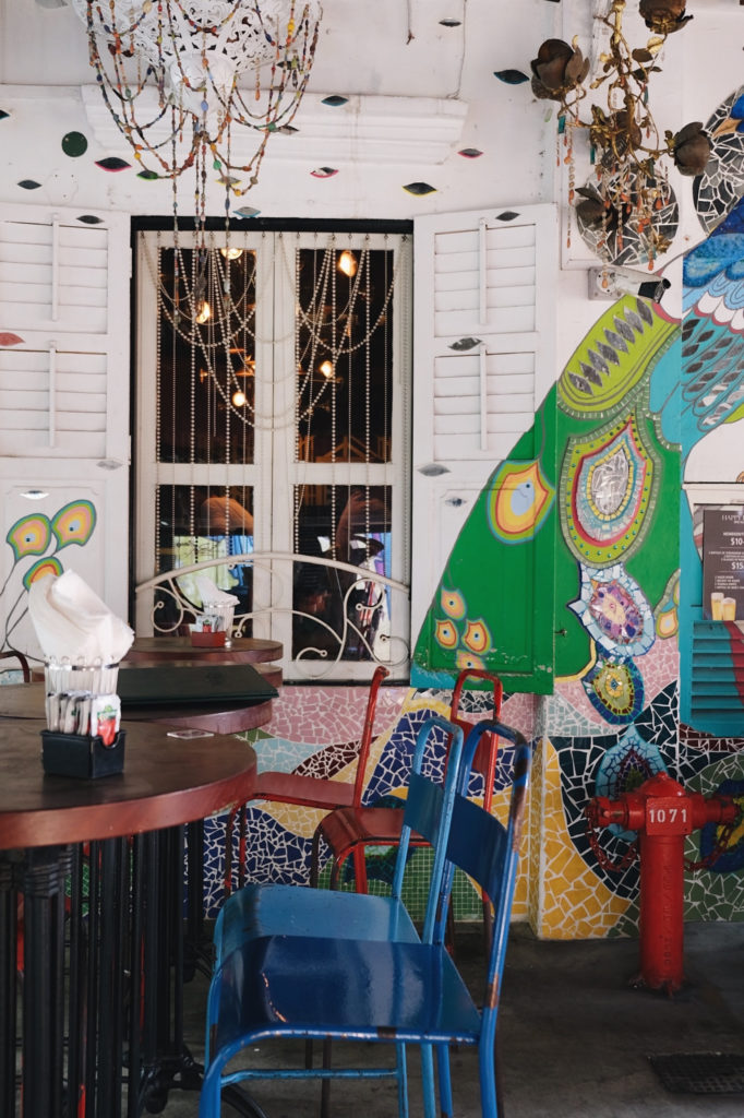 Bar en el barrio árabe en Singapur