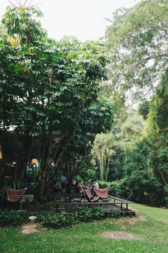 Comiendo en PS Cafe en Singapur