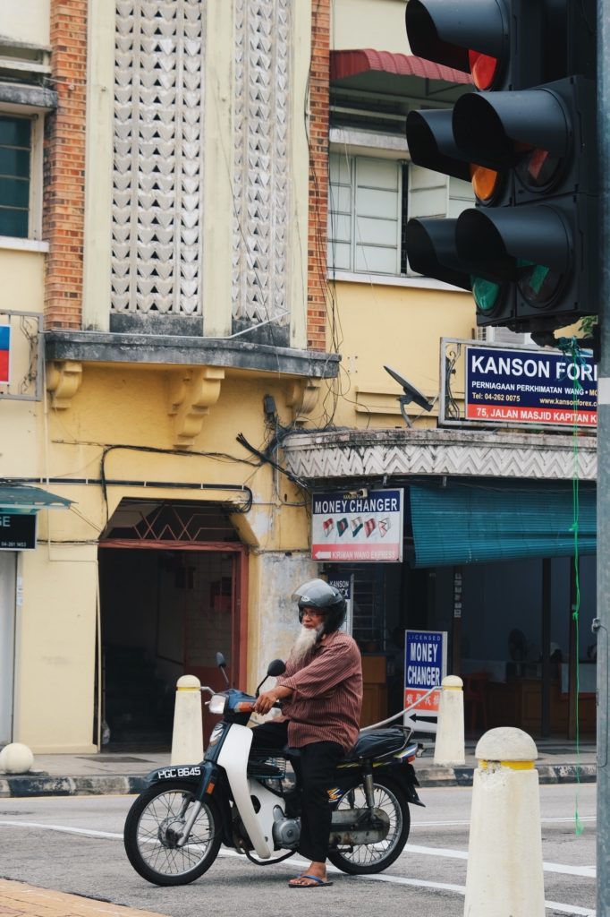 moverse en moto george town