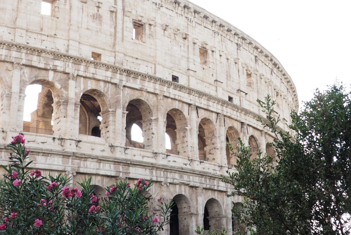 Coliseo de Roma en otoño